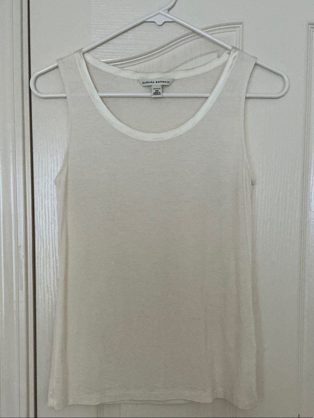 Banana Republic Ivory Scoop Neck Tank Top